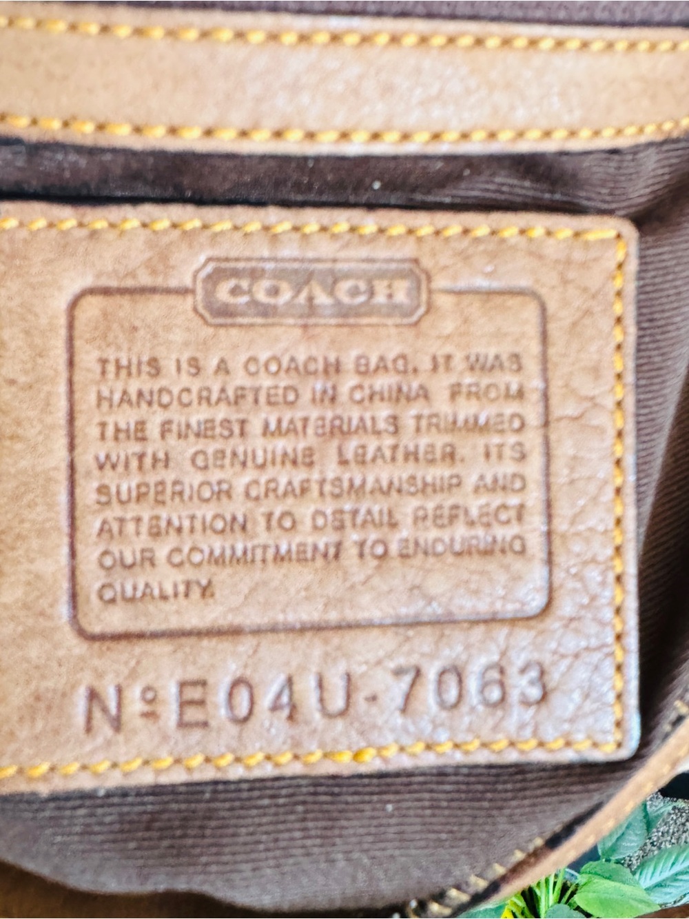 👜 Coach Special Edition Fall 2004 Signature Jacquard Suede Leather Shoulder Bag - Picture 4 of 15